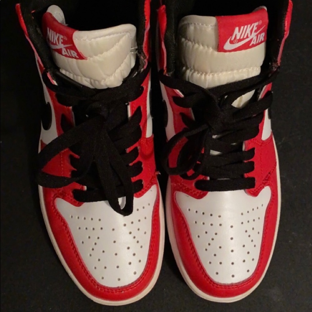 Jordan 1 Mid Women’s size 5.5